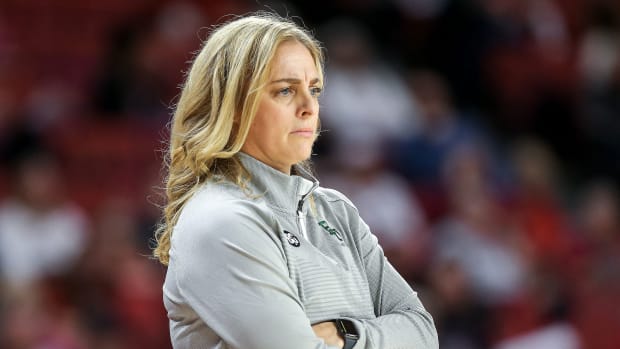 Baylor coach Nicki Collen crosses her arms